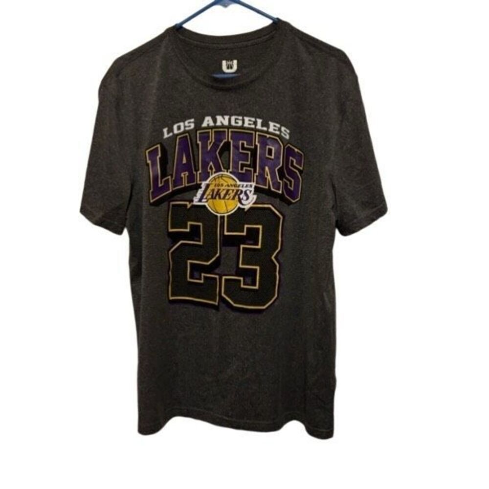 Los Angeles Lakers 23 LeBron James Size Large T-Shirt
